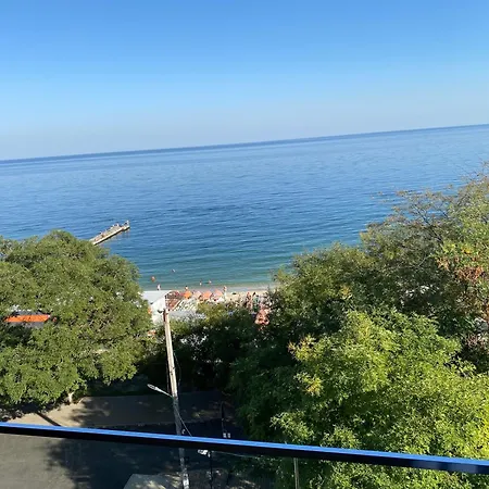 Near The Sea דירה אודסה